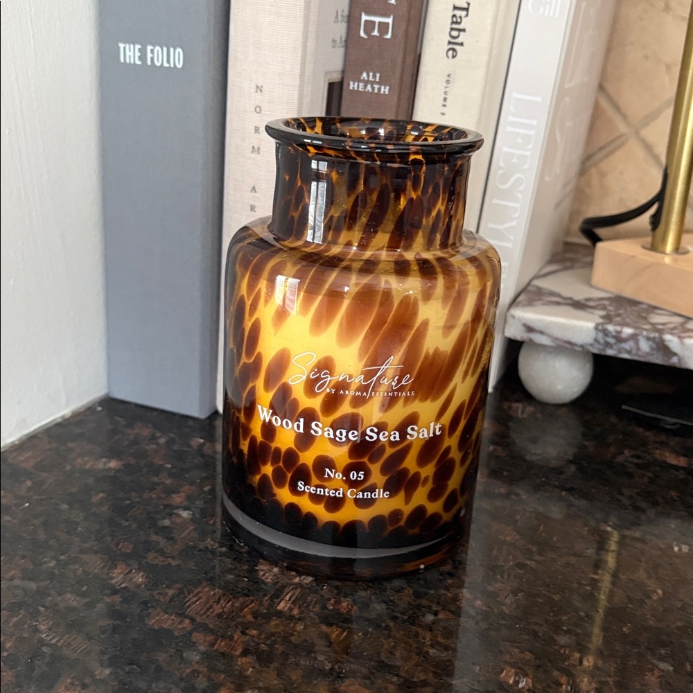 Signature Tortoiseshell Scented Candle